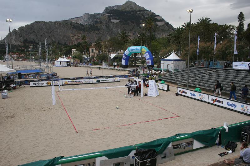 IMG_6101.JPG - Allestimento campo Beach Volley